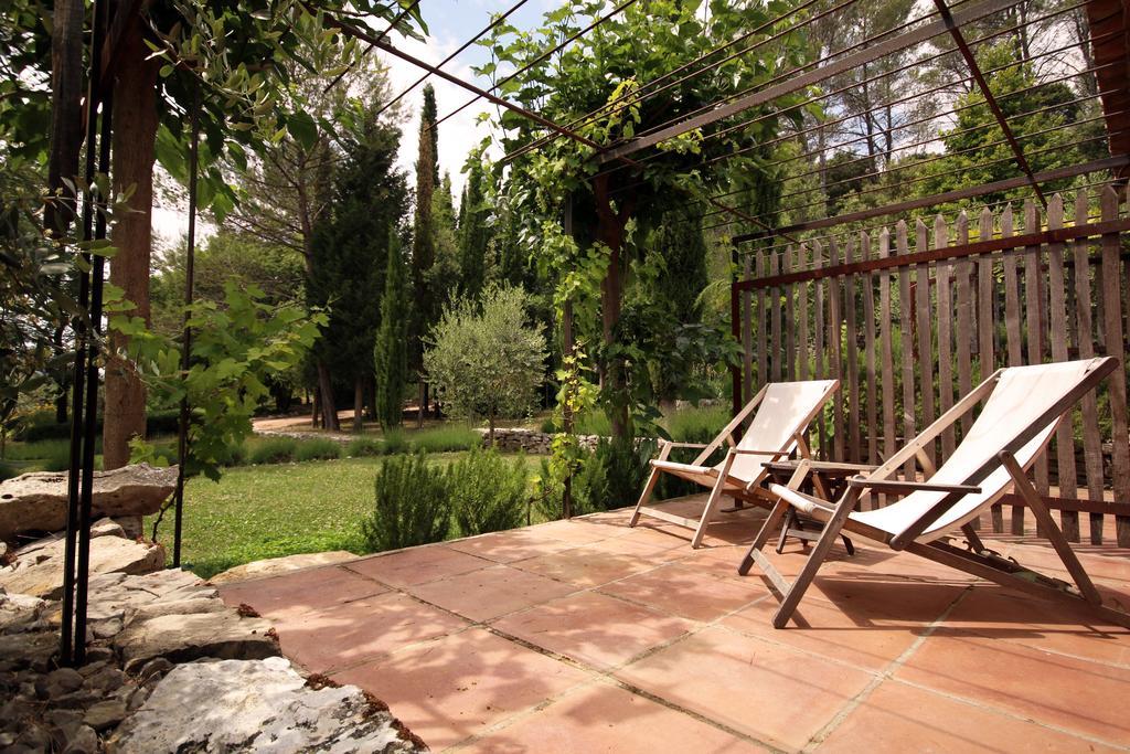 Les Pierres Sauvages Bed and Breakfast Besse-sur-Issole Exterior foto